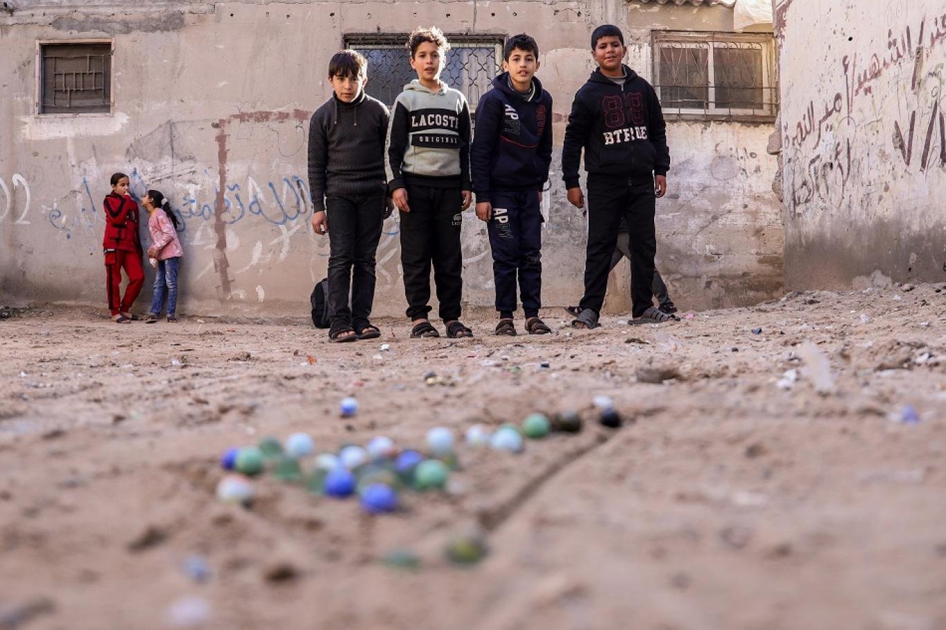 اللعب حاجة للصغار وذاكرة للكبار، براءة الطفولة وعمق القيم | موسوعة التراث الفلسطيني