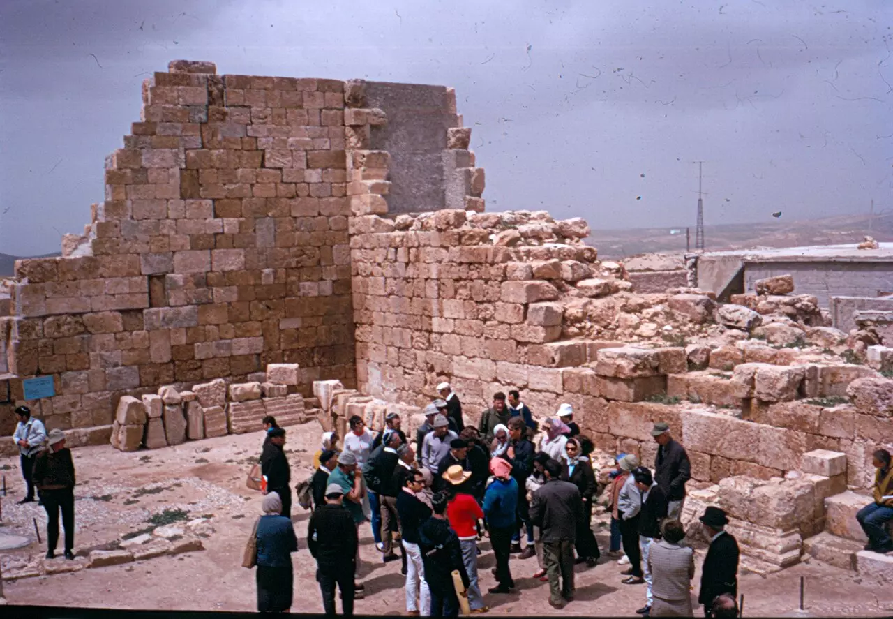 برج السموع ( الكنيسة ) | موسوعة التراث الفلسطيني