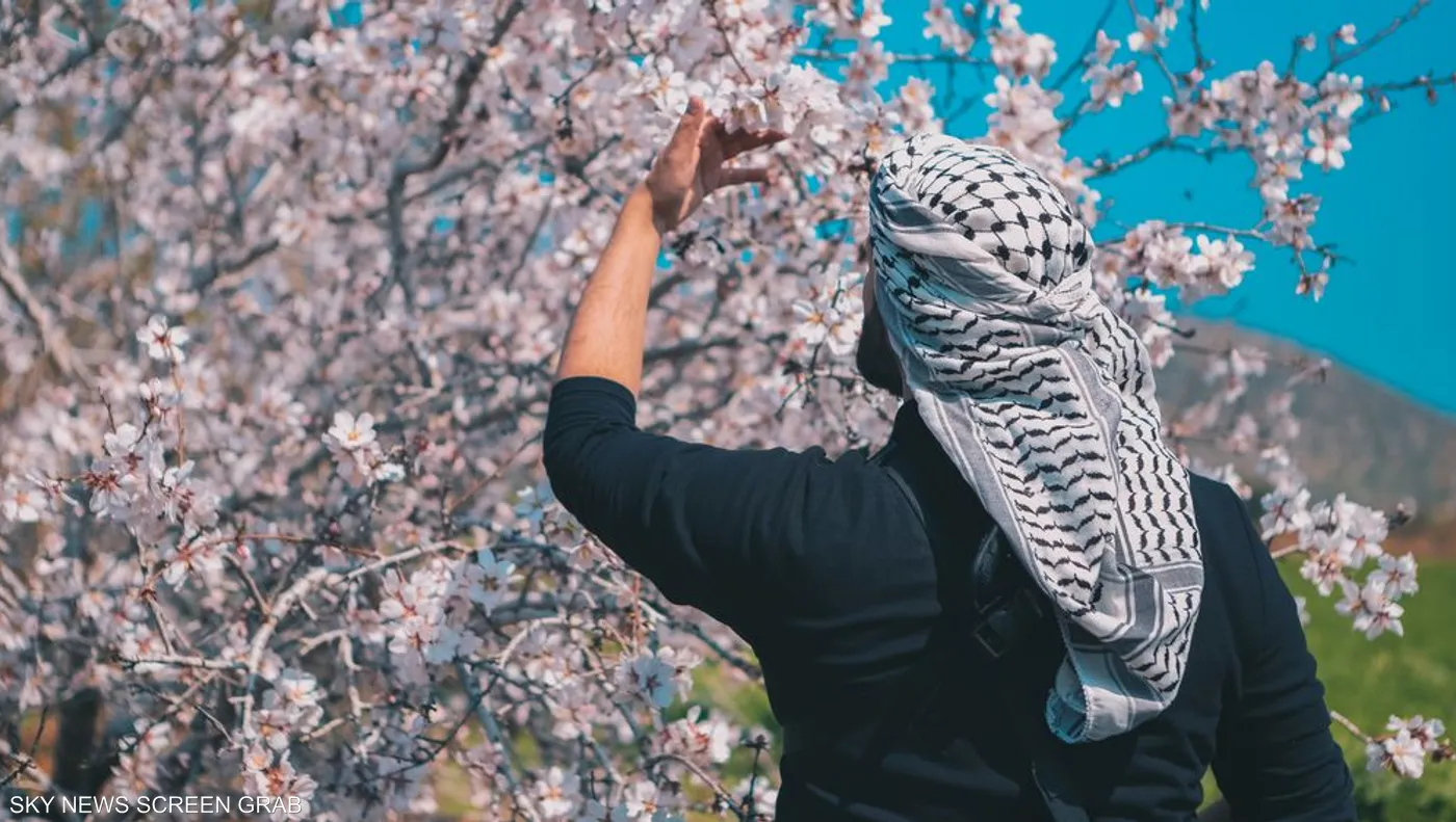 موسوعة التراث الفلسطيني | الكوفية الفلسطينية